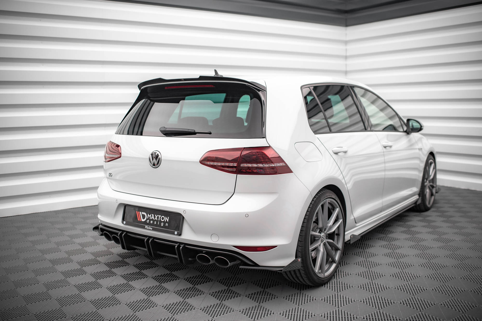 Maxton Design Задние боковые спойлеры и накладки Street Pro для Volkswagen Golf R Mk7 — изображение 2