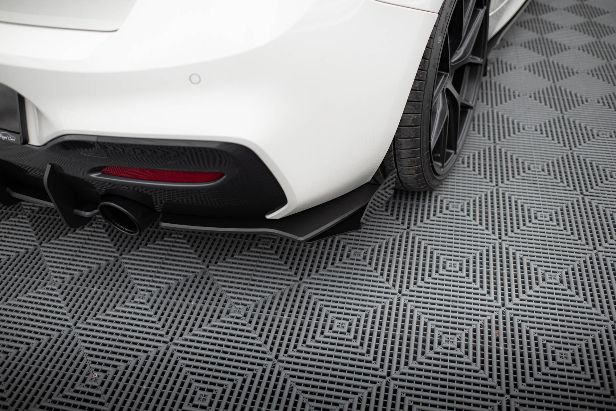 Maxton Design Задние боковые спойлеры Street Pro V.2 + брызговики для BMW 1 F20 M140i