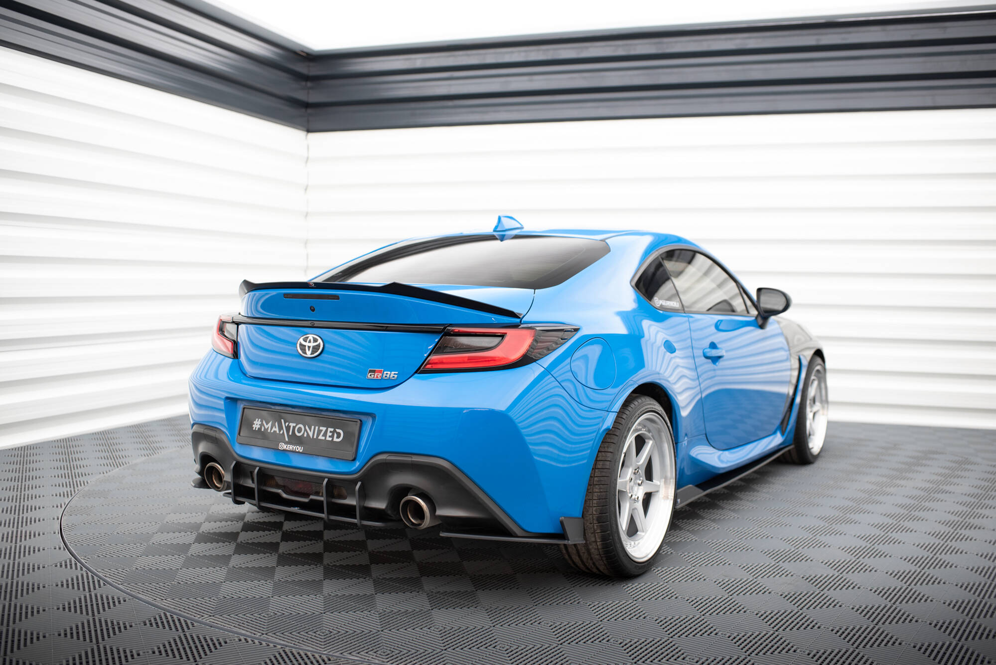 Maxton Design Задние боковые спойлеры Street Pro V.2 для Toyota GR86 Mk1 — изображение 2