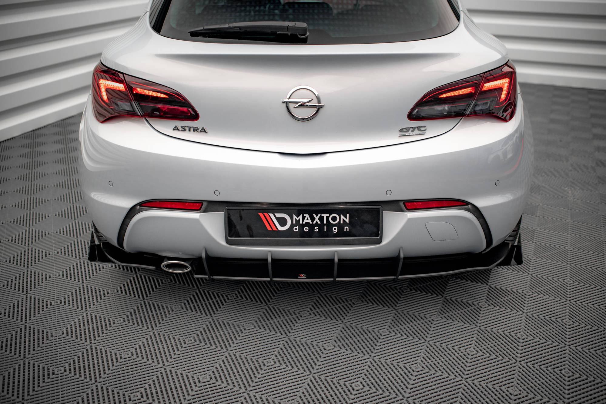 Maxton Design Задний спойлер Street Pro для Opel Astra GTC OPC-Line J — изображение 2