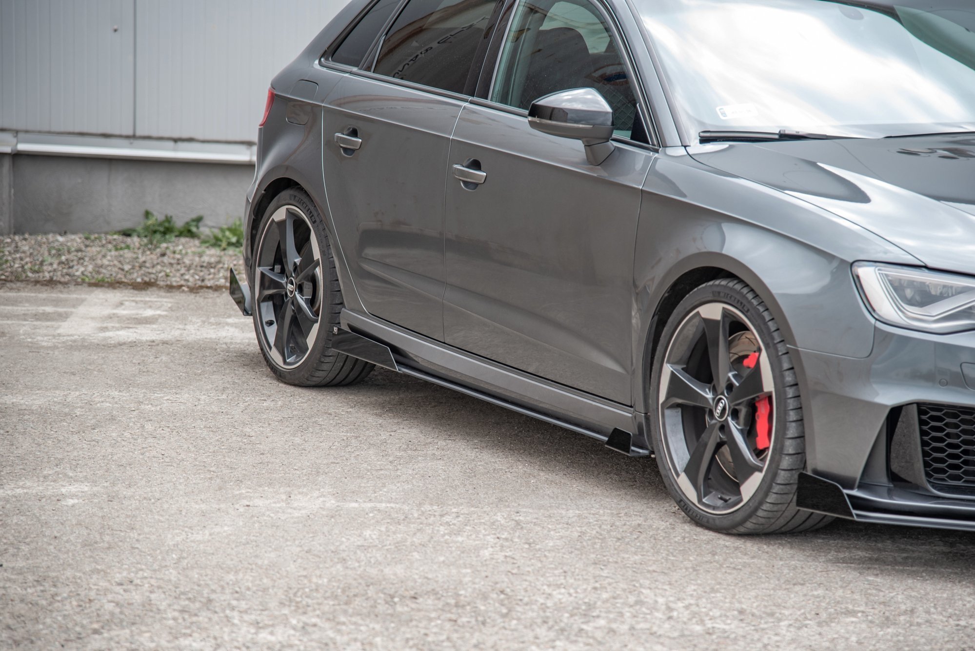 Maxton Design Боковые юбки Street Pro, диффузоры и накладки на бампер для Audi RS3 8V Sportback — изображение 4