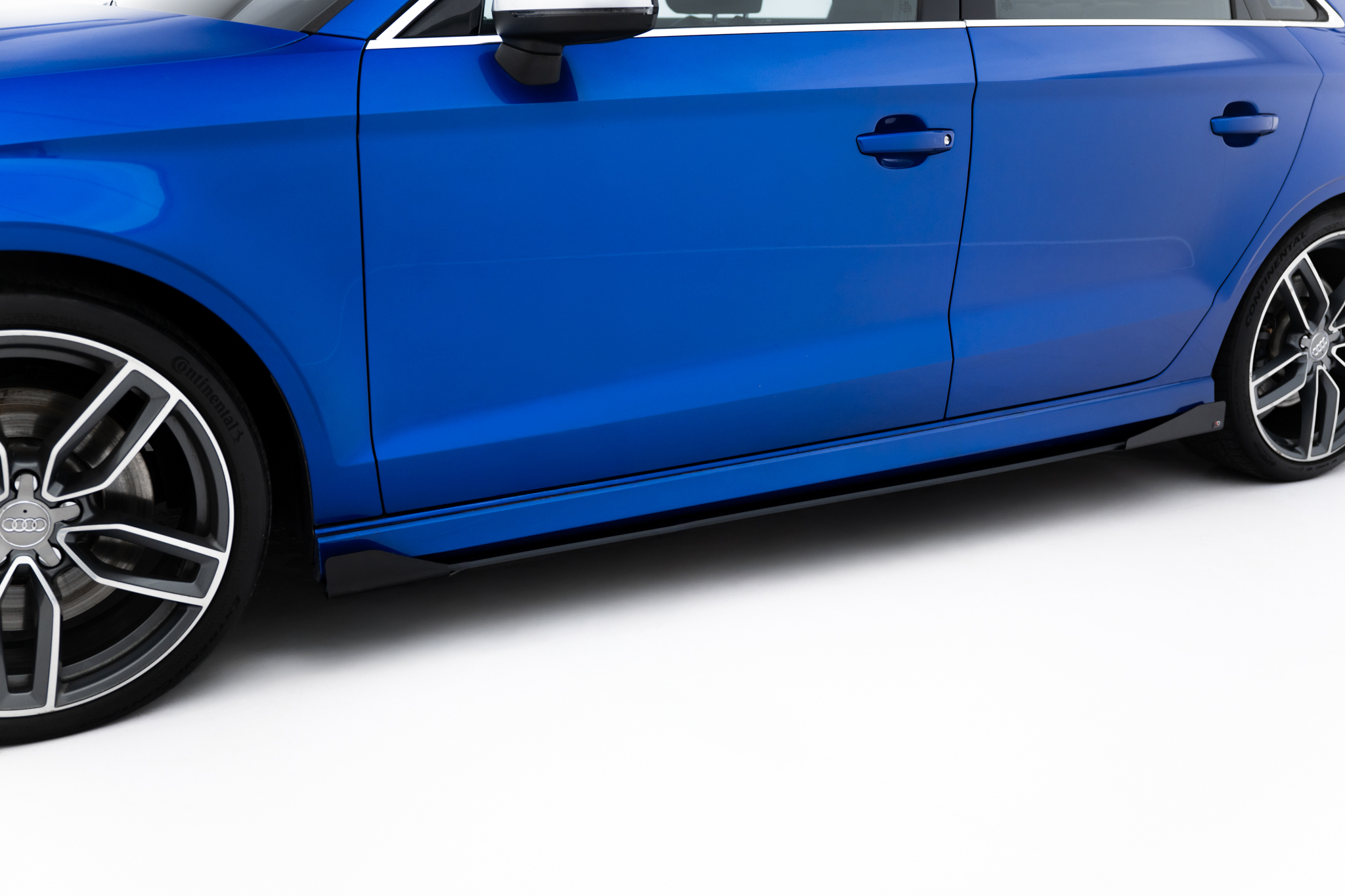 Maxton Design Боковые юбки Street Pro, диффузоры и накладки для Audi S3 / A3 S-Line Sedan 8V