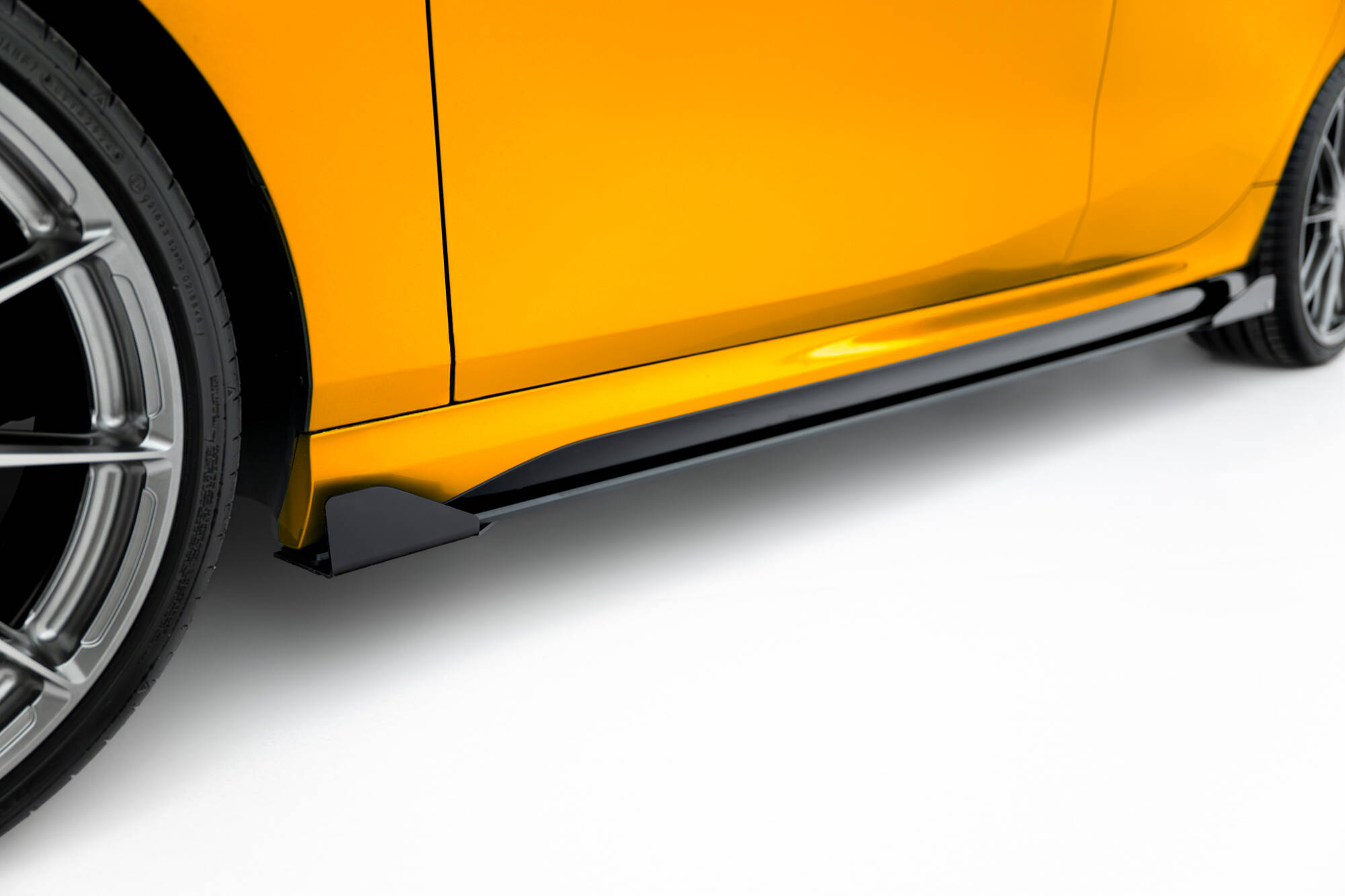 Maxton Design Боковые юбки Street Pro, диффузоры и накладки на пороги для BMW 1 M-Pack F70