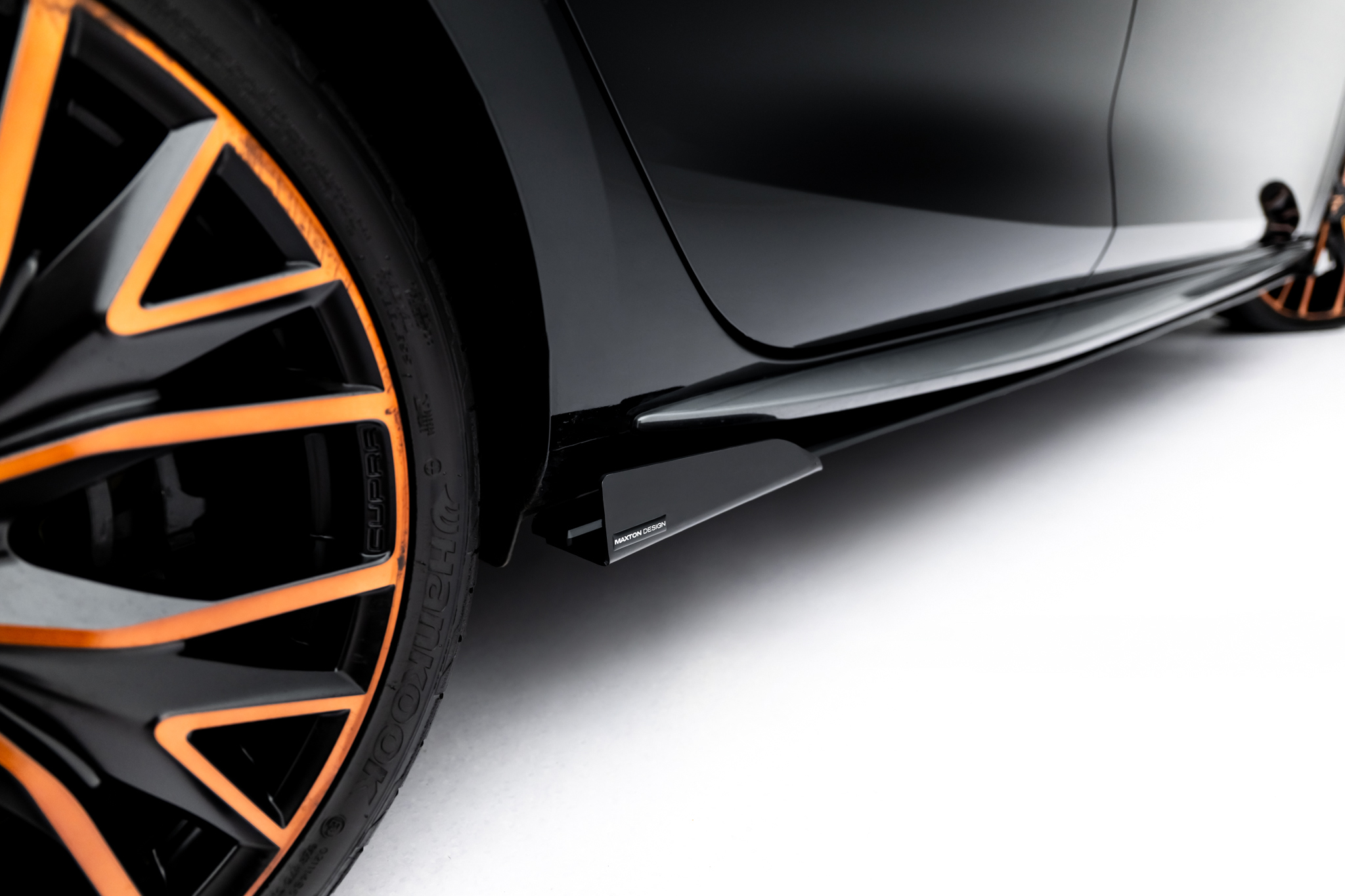 Maxton Design Боковые юбки Street Pro, диффузоры и накладки для Cupra Leon ST / хэтчбек Aero Mk1 / Mk1 Facelift — изображение 3