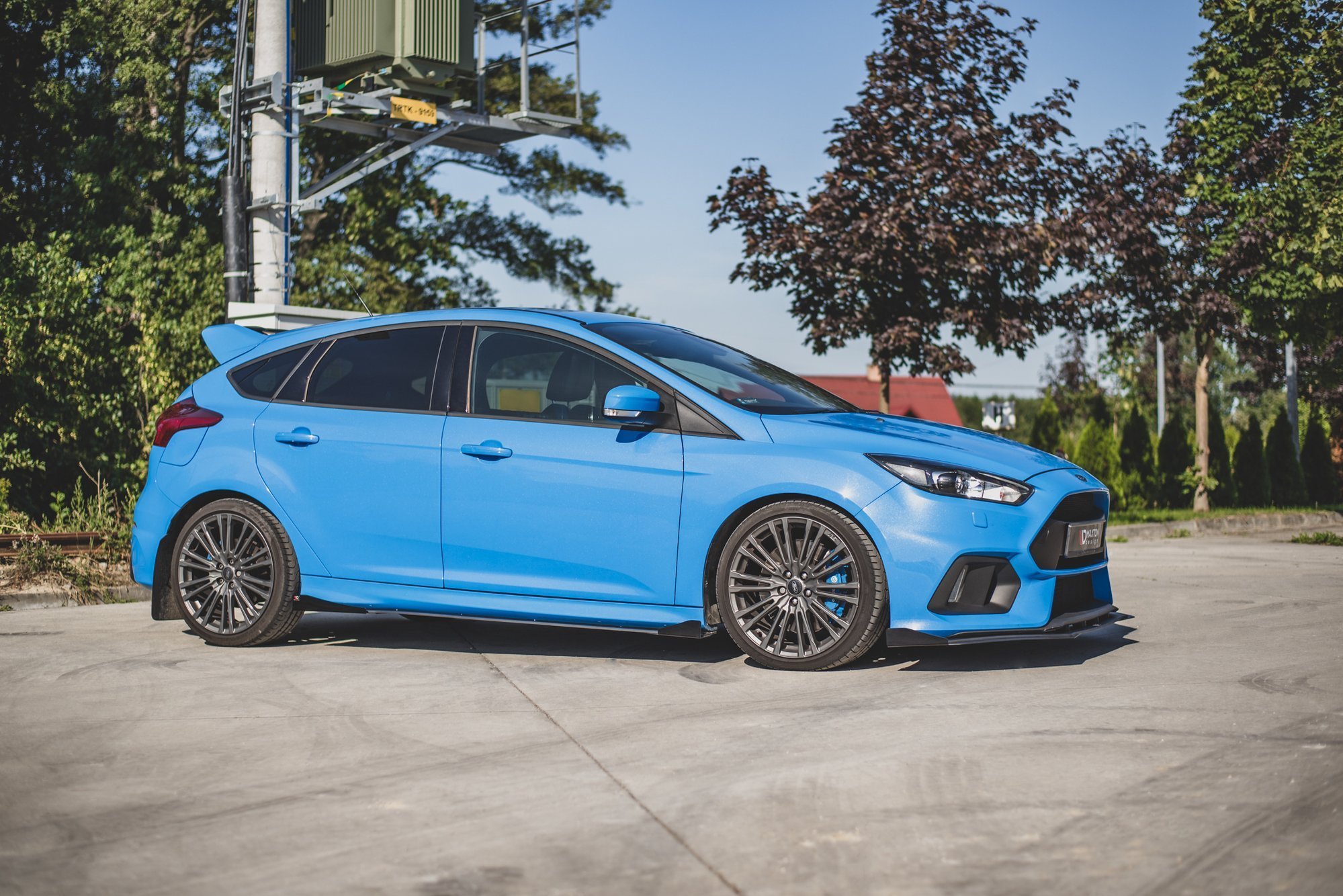 Maxton Design Боковые юбки Street Pro, диффузоры и накладки на пороги для Ford Focus RS Mk3 — изображение 4