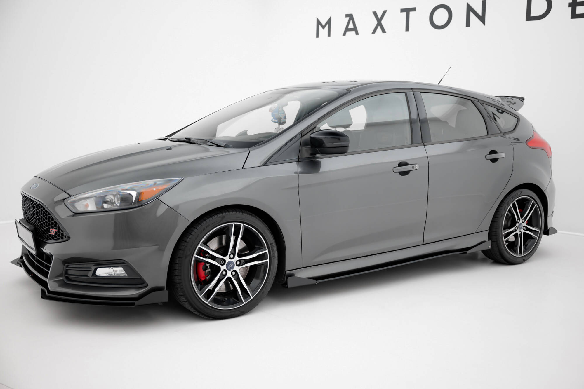 Maxton Design Боковые юбки Street Pro, диффузоры и накладки на пороги для Ford Focus ST Mk3 Facelift — изображение 2