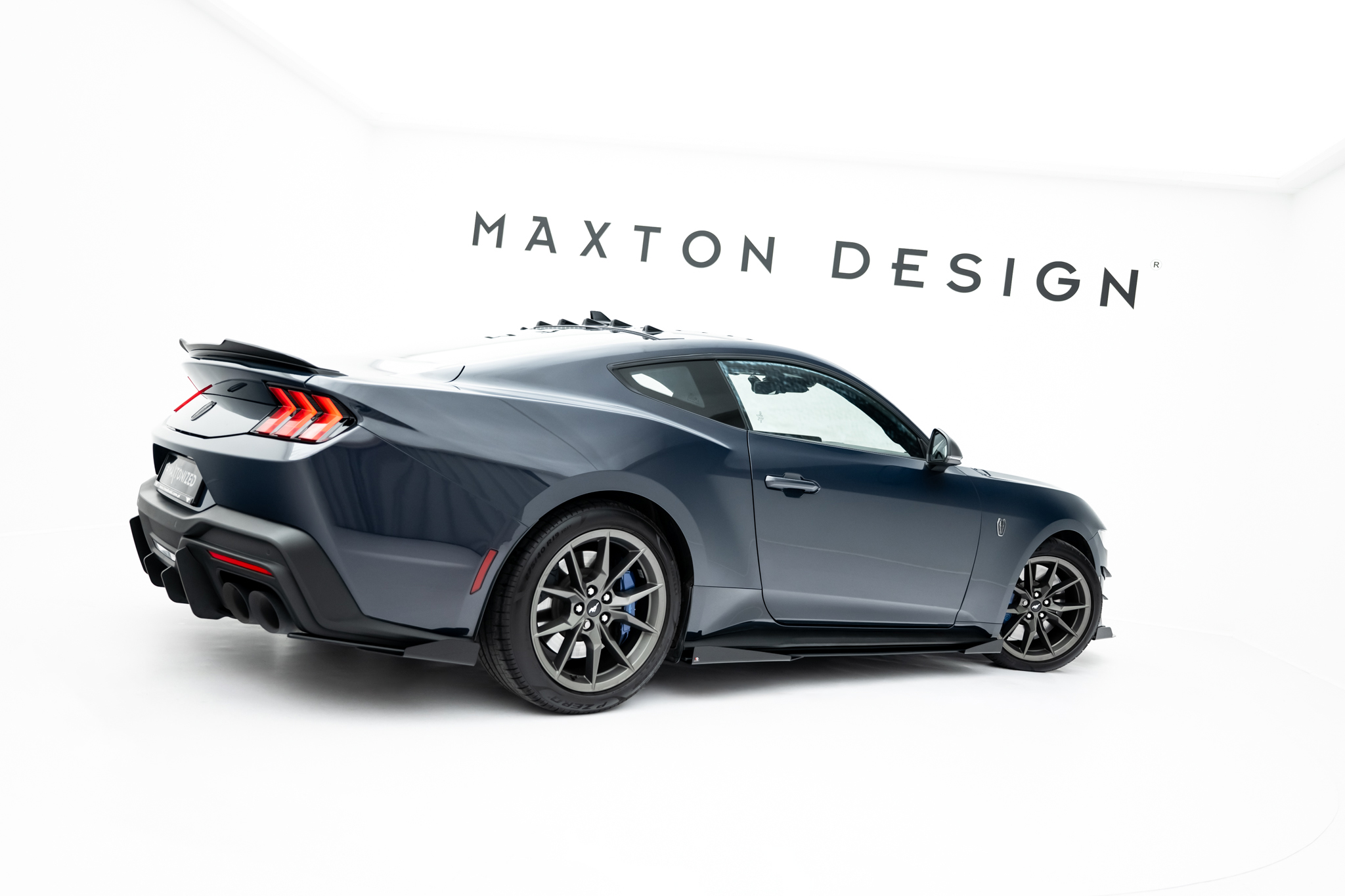 Maxton Design Боковые юбки, диффузоры и накладки Street Pro для Ford Mustang Dark Horse Mk7