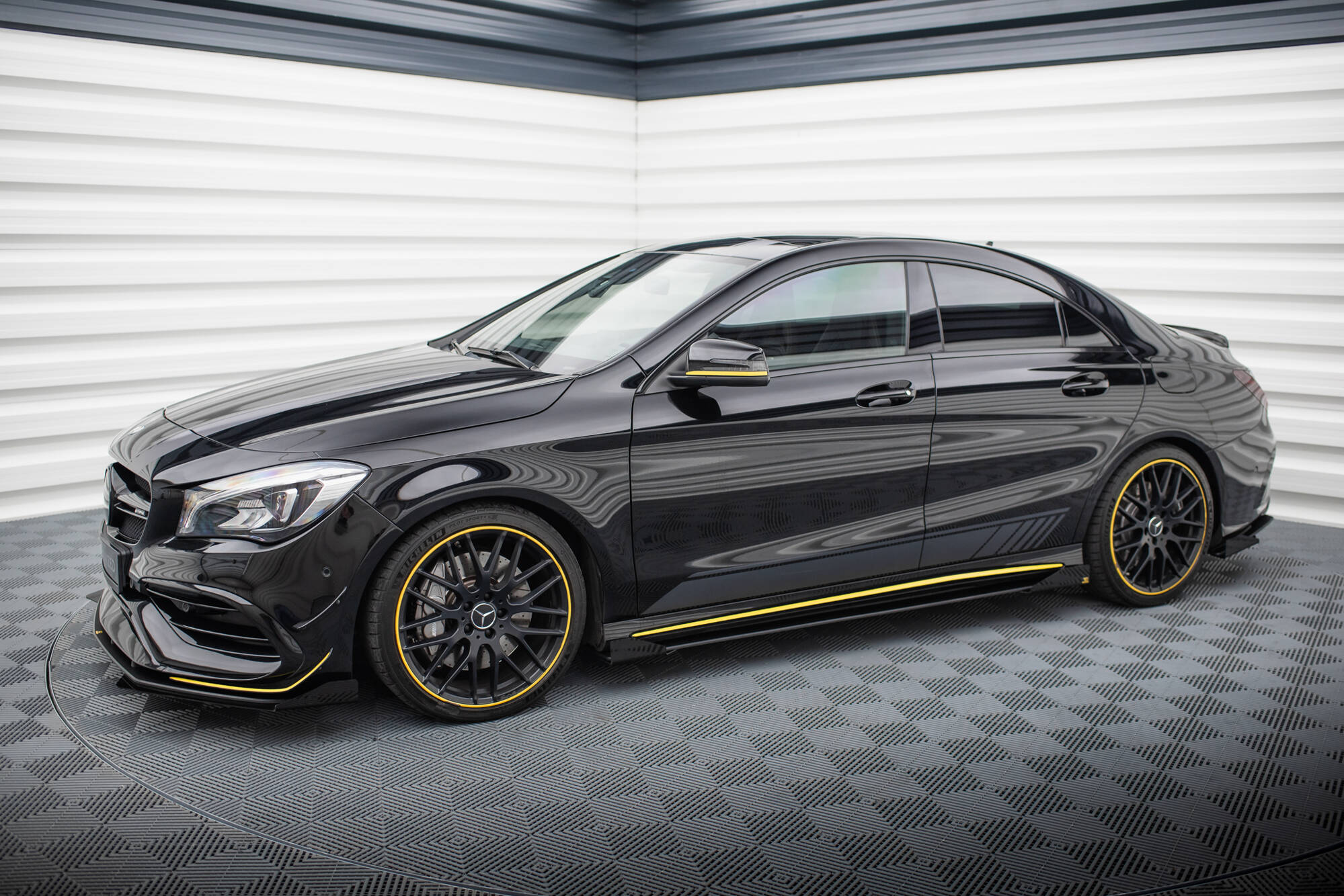 Maxton Design Боковые юбки Street Pro, диффузоры и накладки для Mercedes-AMG CLA 45 C117 (рестайлинг). — изображение 2
