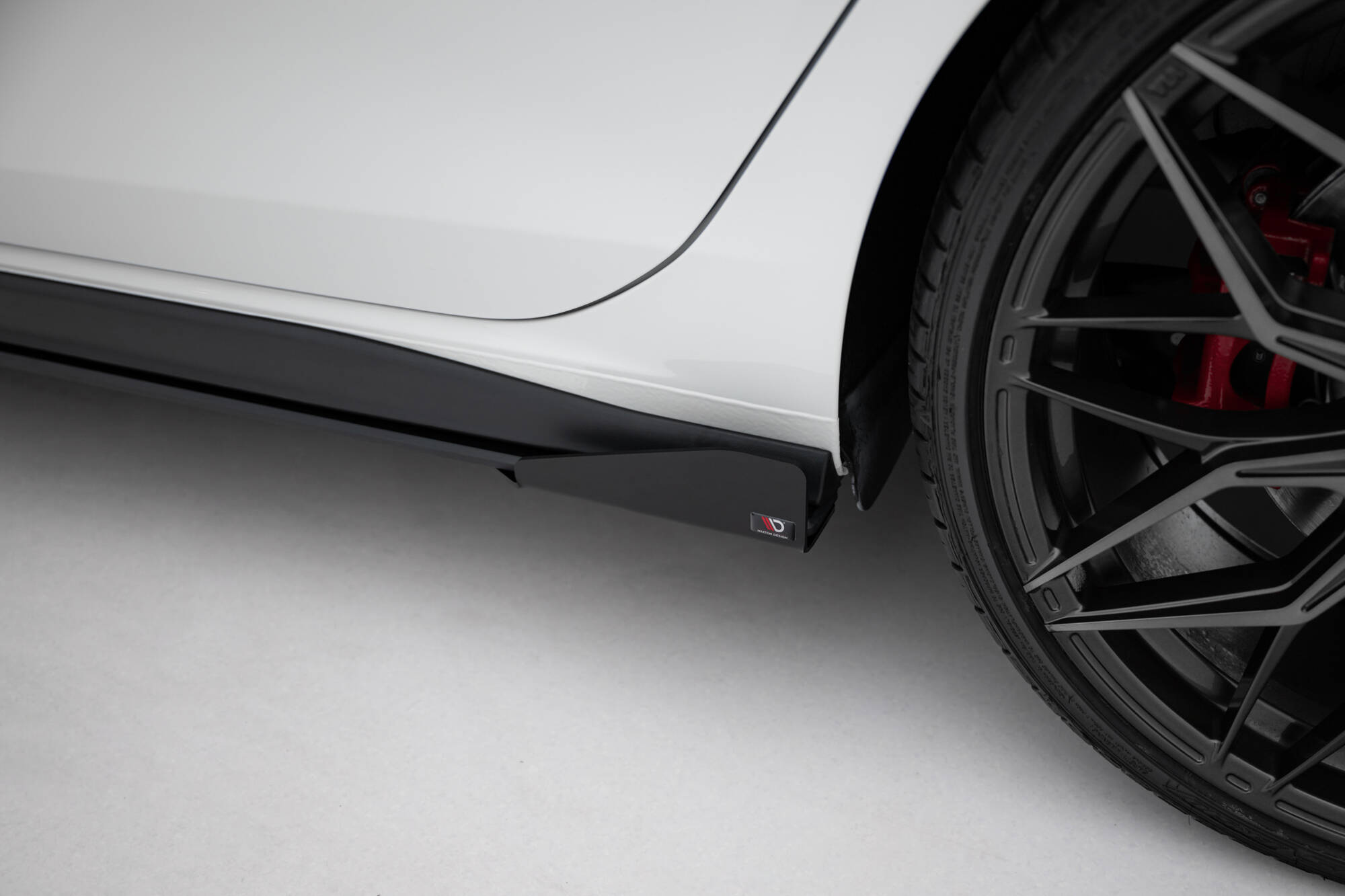 Maxton Design Боковые юбки-диффузоры и накладки Street Pro для Volkswagen Golf GTI / GTE / GTI Clubsport / R-Line Mk8 — изображение 4