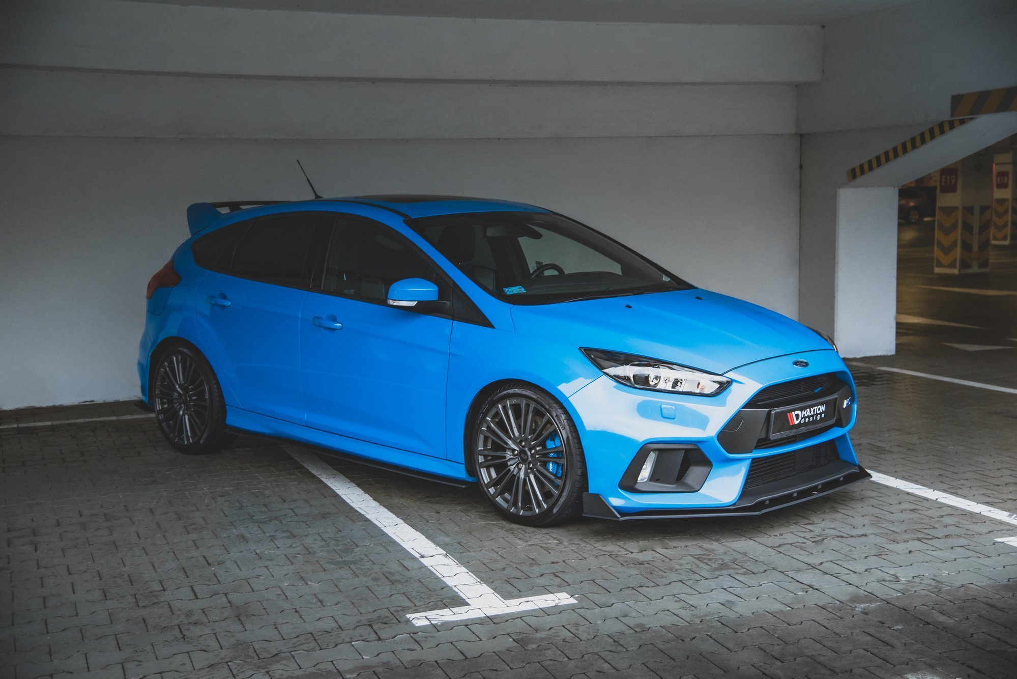 Maxton Design Боковые юбки и диффузоры Street Pro для Ford Focus RS Mk3 — изображение 3