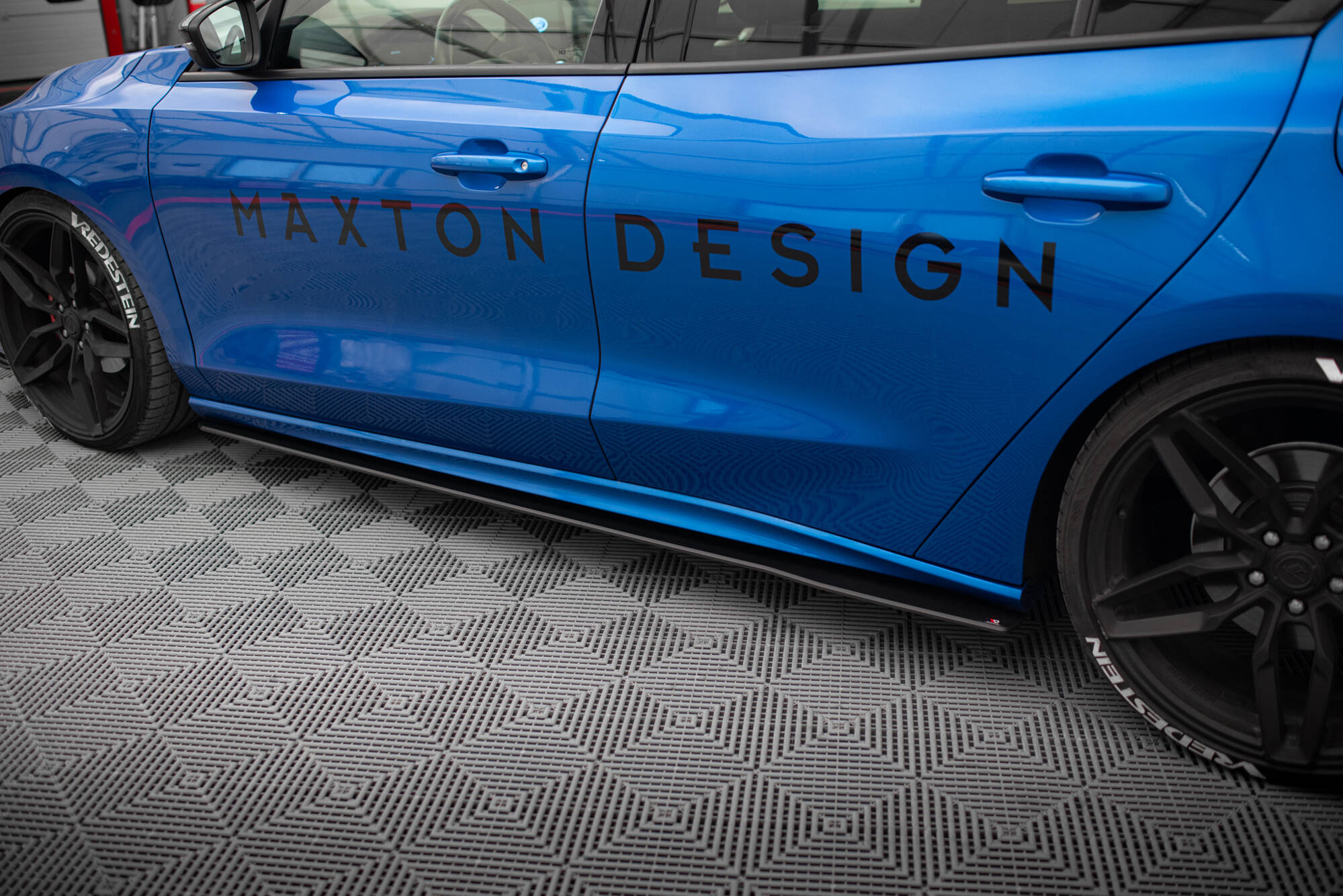 Maxton Design Боковые диффузоры Street Pro для Ford Focus ST / ST-Line Mk4 — изображение 6