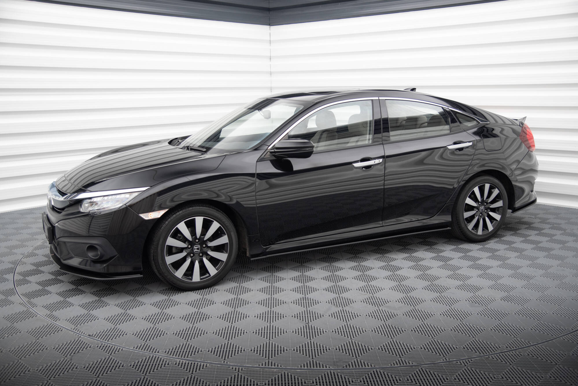 Maxton Design Боковые юбки и диффузоры Street Pro для Honda Civic Mk10 — изображение 2