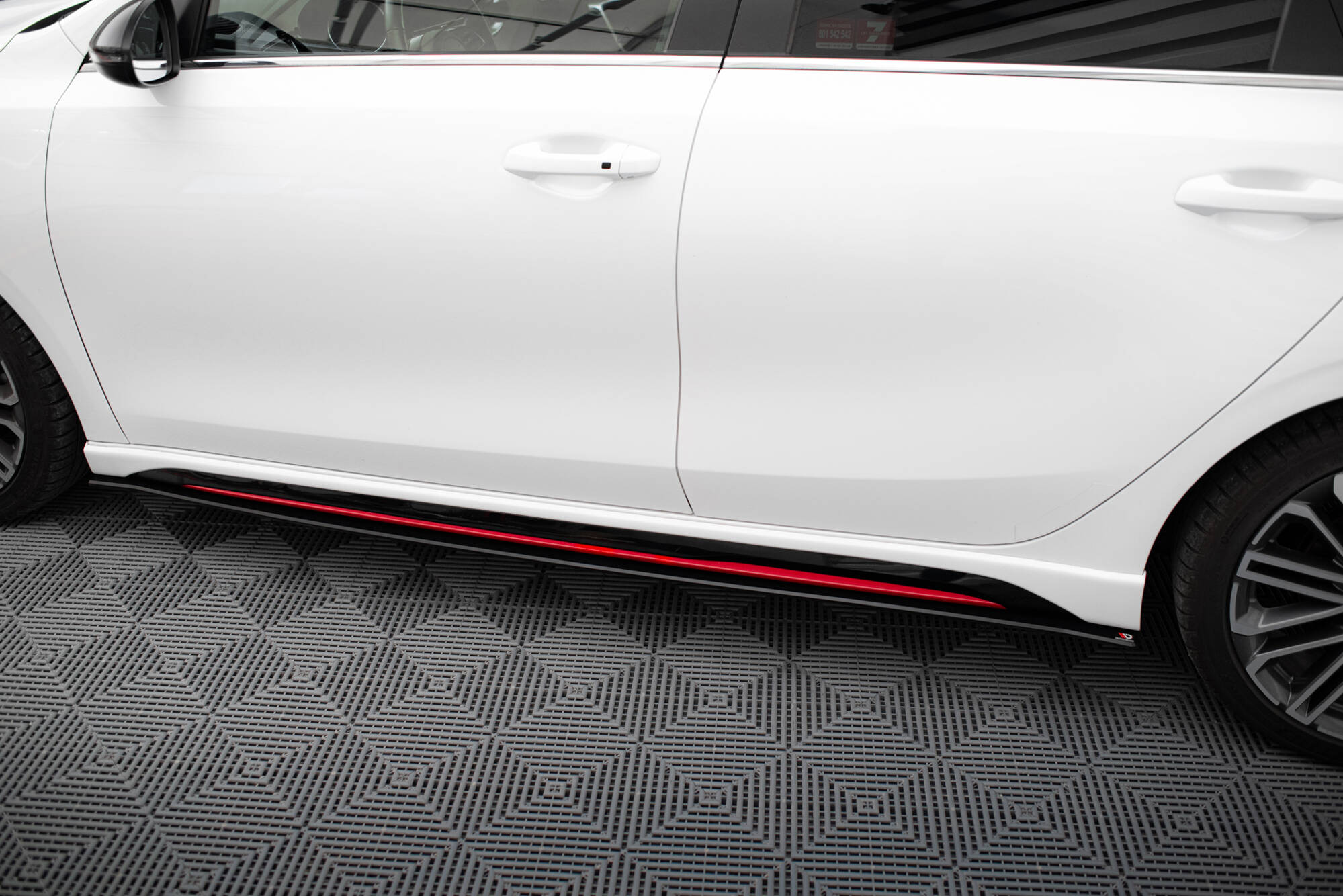 Maxton Design Боковые диффузоры Street Pro для Kia Ceed GT Mk3 / Proceed Mk1 — изображение 3