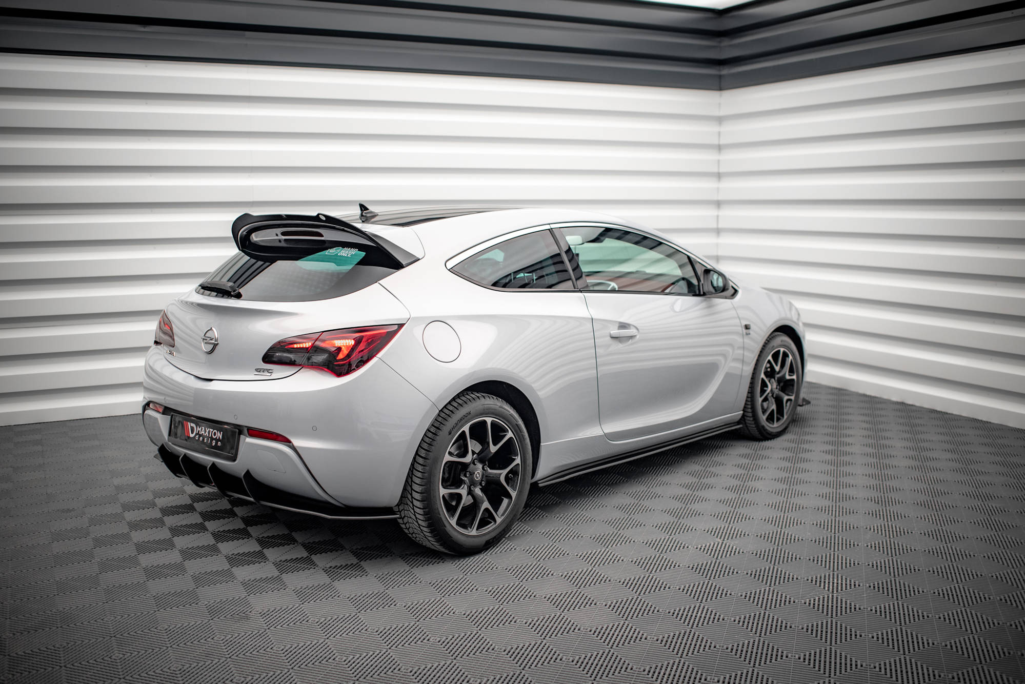 Maxton Design Боковые диффузоры Street Pro для Opel Astra GTC OPC-Line J — изображение 2