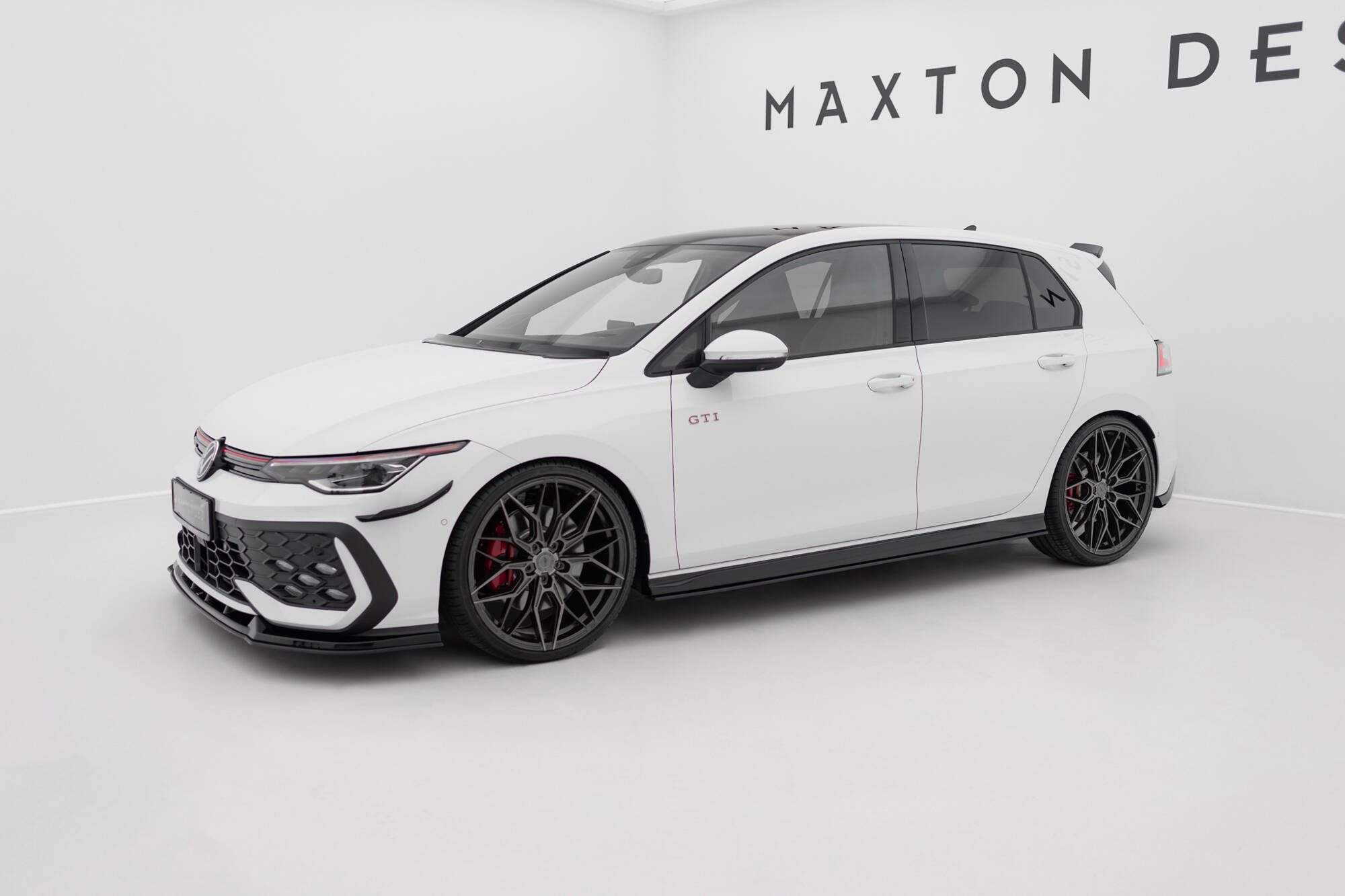 Maxton Design Боковые диффузоры Street Pro V.2 для Volkswagen Golf GTI / GTE / GTI Clubsport / R-Line Mk8 — изображение 2