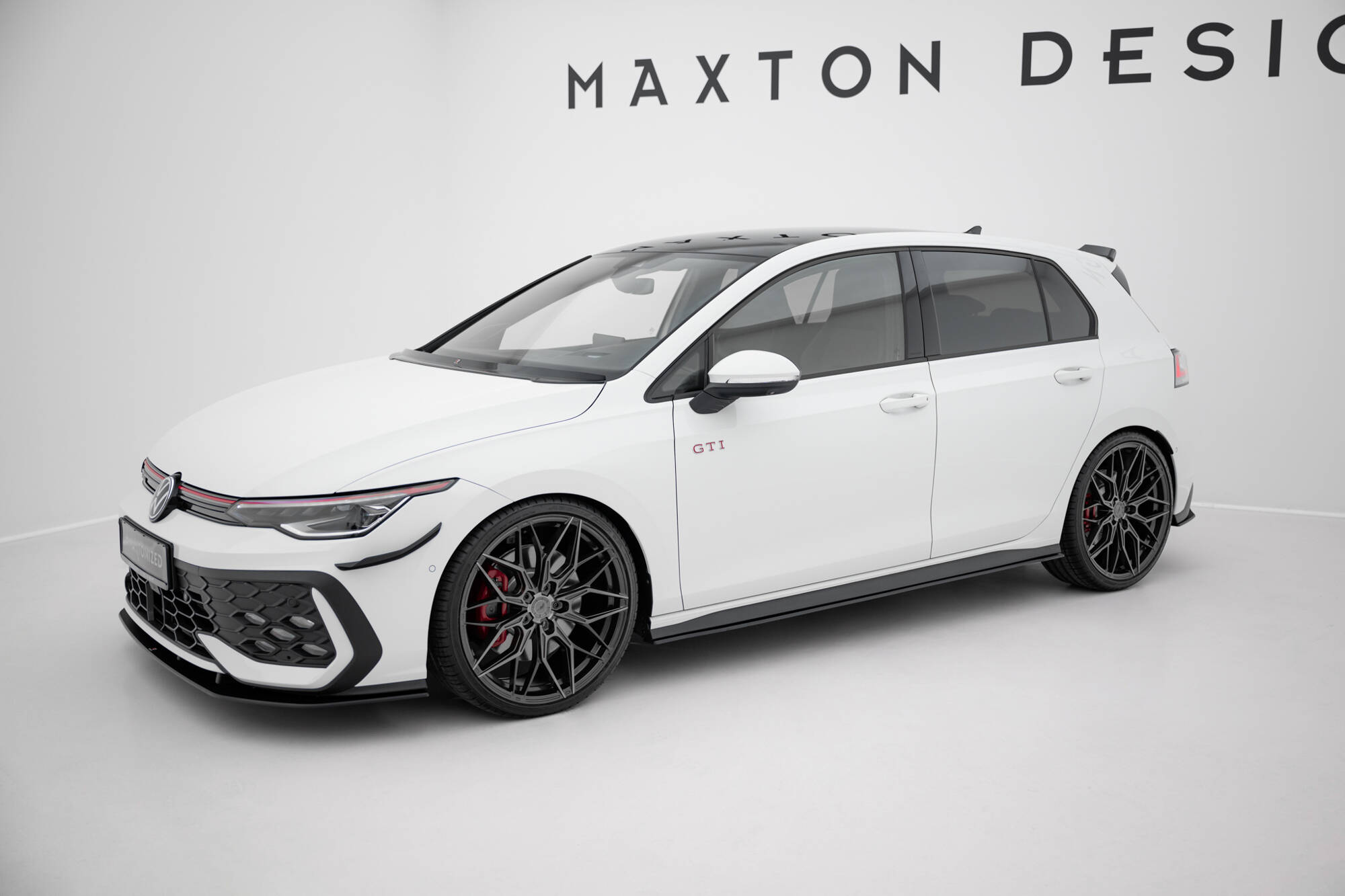 Maxton Design Накладки на пороги Street Pro для Volkswagen Golf GTI / GTE / GTI Clubsport / R-Line Mk8 — изображение 2