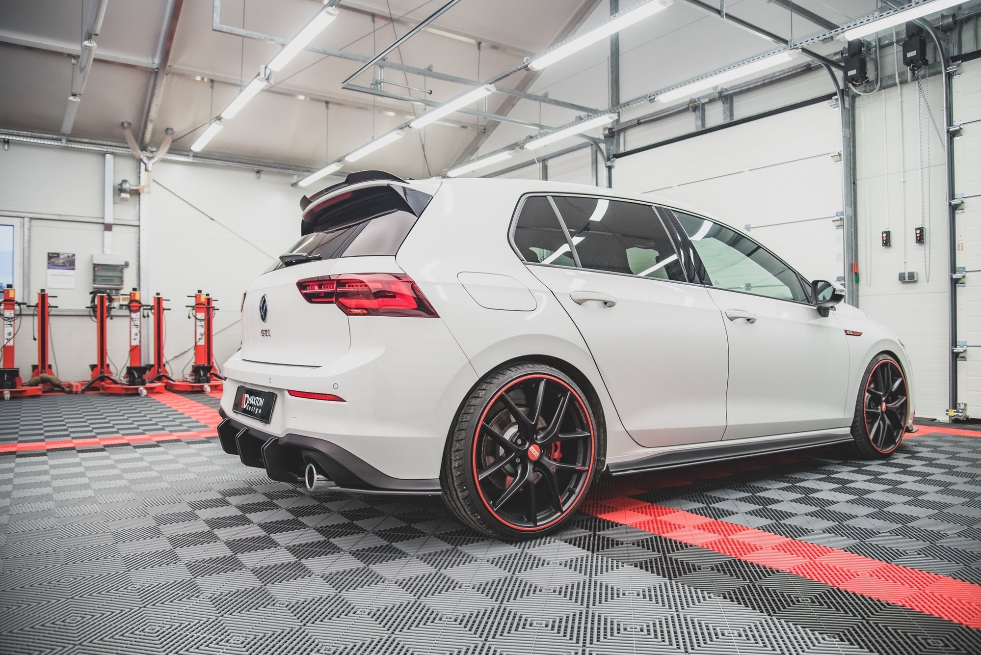 Maxton Design Накладки на пороги Street Pro для Volkswagen Golf GTI / GTE / GTI Clubsport / R-Line Mk8 — изображение 6