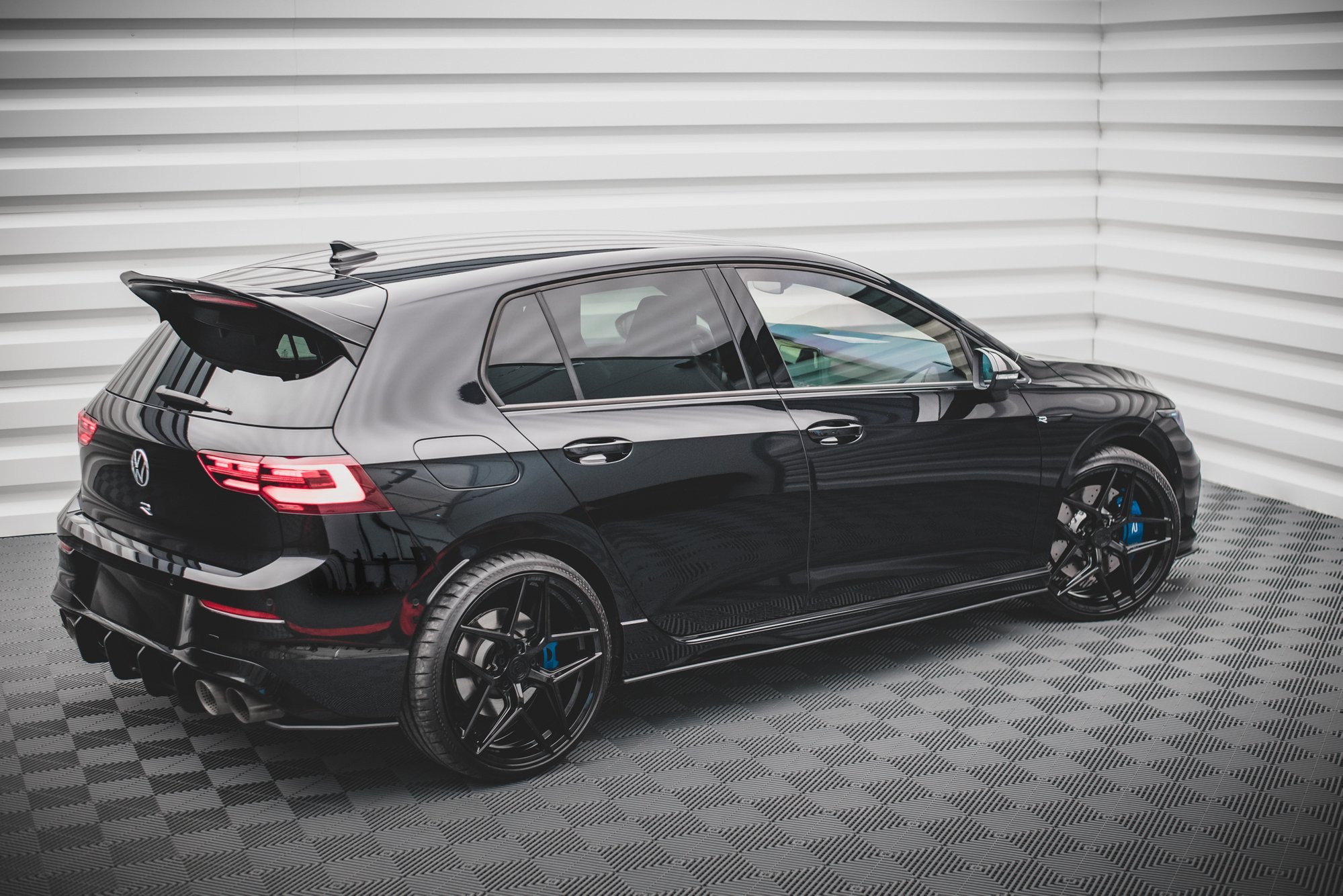 Maxton Design Боковые диффузоры Street Pro для Volkswagen Golf R Mk8 — изображение 4